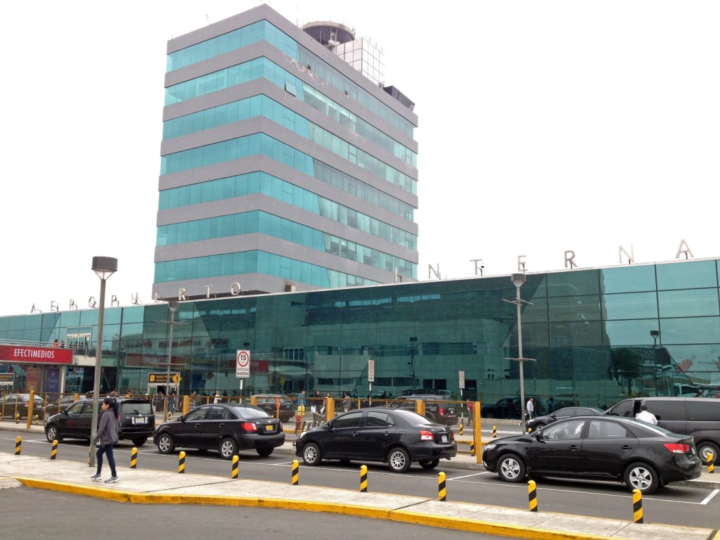 20131021-peru-lima-airport-1